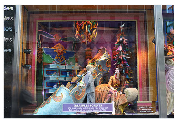 BloomingdalesXmasWindow BloomingdalesXmasWindow