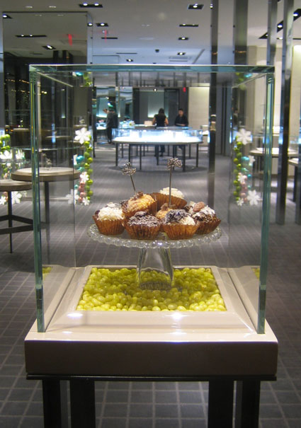 yum! (the cakes, not the diamonds...)