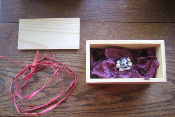 I was ecstatic to find this lovely ring on the inside.
