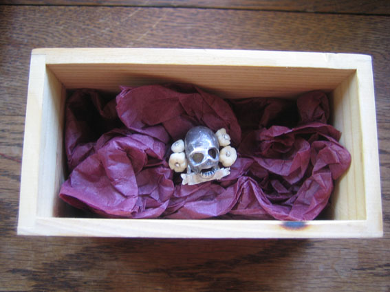 ring + skulls + flowers = perfect (and these are hand engraved flowers made from antler.)