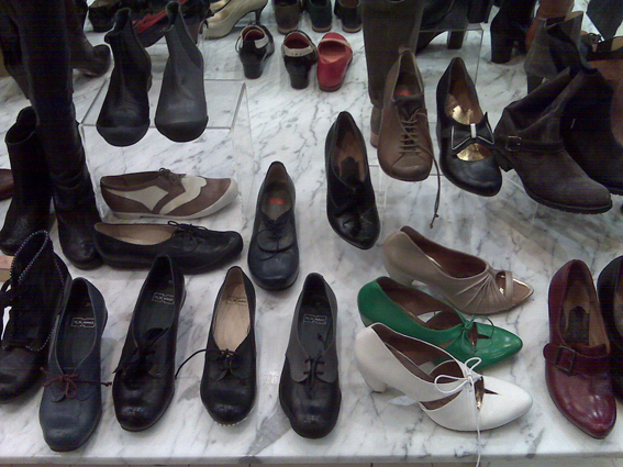 GravityPopeShoes2