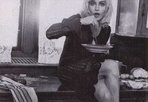 Madonna-Dolce-Gabbana-Spring-2010-Photos-2-499x345