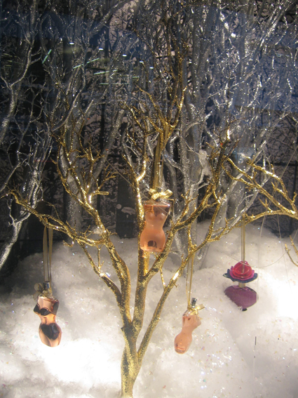 TheBayXmasWindow2