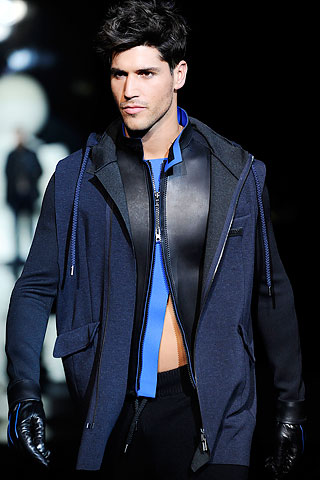 EmporioArmani.LoveHate1