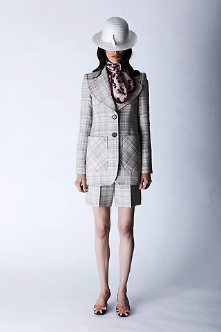 Loathe.MarcJacobs.Resort2011.2