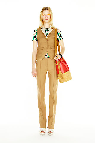Love.Balenciaga.Resort2011.1
