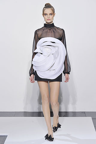 Loathe.Valentino.HauteCouture.Fall2010.1