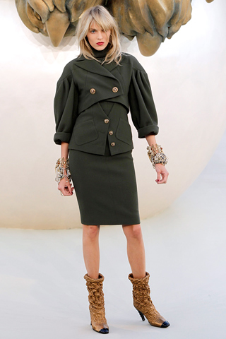 Love.Chanel.HauteCoutureFall2010.4
