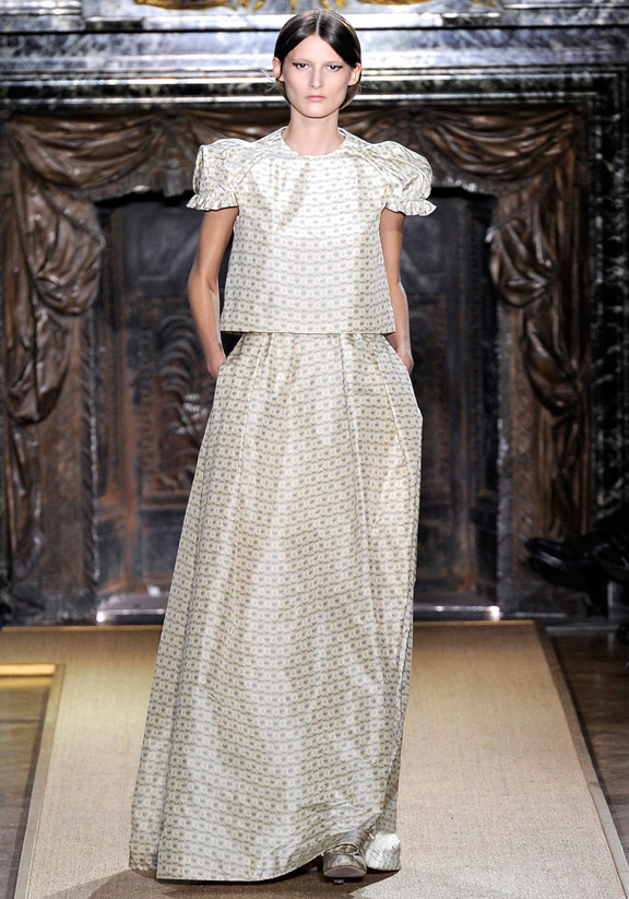 Love.ValentinoCouture.SS12-2 <br />
Paris fashion week, haute couture, fashion shows, catwalk, spring summer 2012, Valentino