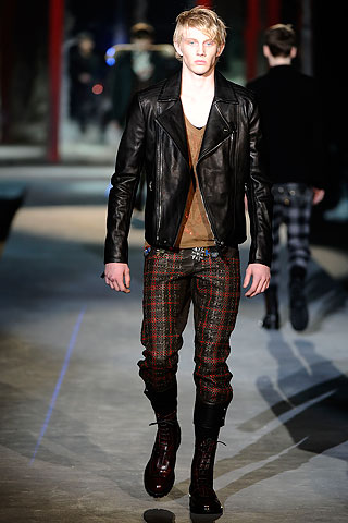 Roberto Cavalli Menswear Fall Winter 2010 | Searching for Style