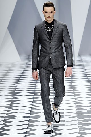 Menswear Spring Summer 2011: Versace | Searching for Style
