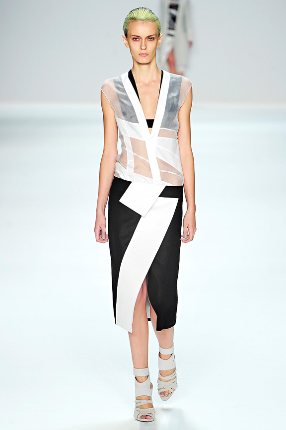 Narciso Rodriguez Spring Summer 2012 | Searching for Style