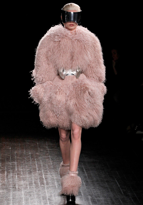 Alexander McQueen Fall Winter 2012 | Searching for Style