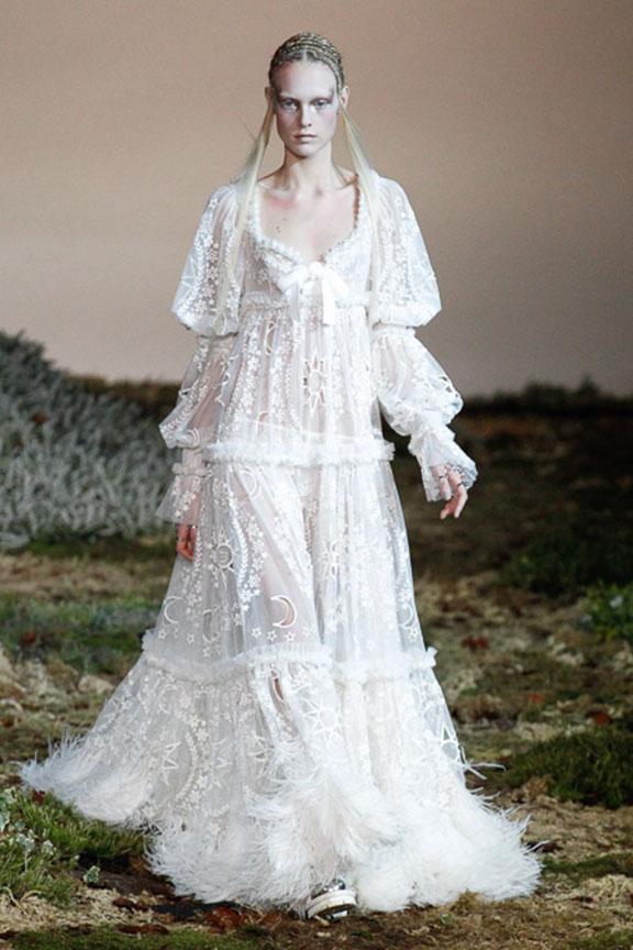 Alexander McQueen Fall 2014 | Searching for Style